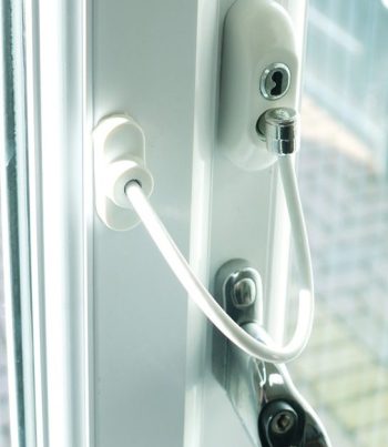 BABY & CHILD SAFETY LOCKABLE WINDOW RESTRICTOR